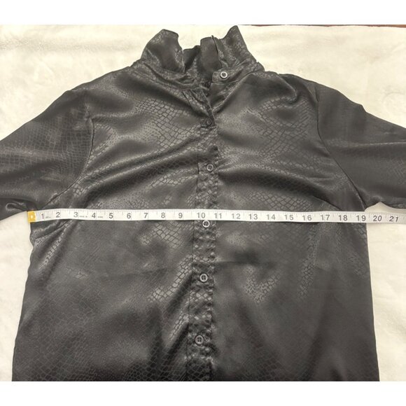Black Button-Up Long Sleeve Blouse With Subtle Textured Pattern Womens Medium - Picture 7 of 10
